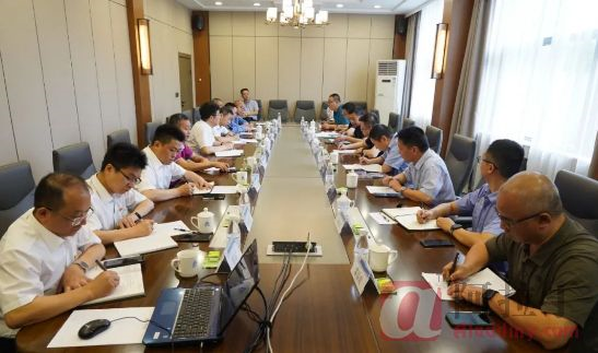 西南鋁黨委書記、董事長黎勇會(huì)見陜西飛機(jī)工業(yè)有限公司總經(jīng)理助理王恒一行